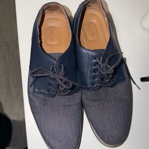 Bar III Men's Jake Denim Plain Toe Oxford shoe in navy blue